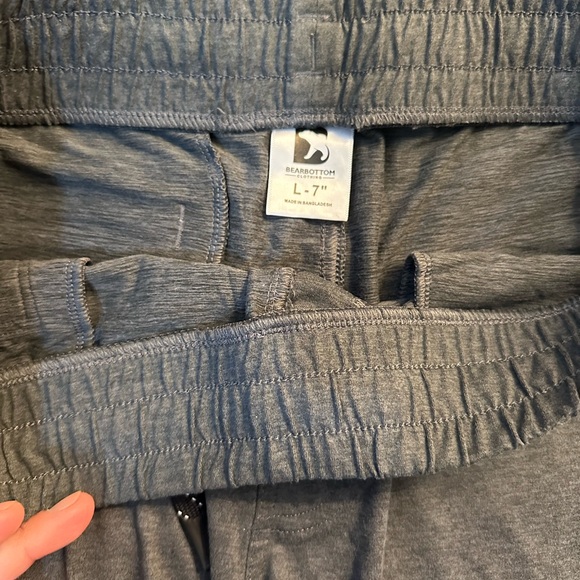 Bear Bottom Tech Short 7” inseam Charcoal Gray Large - Picture 8 of 16